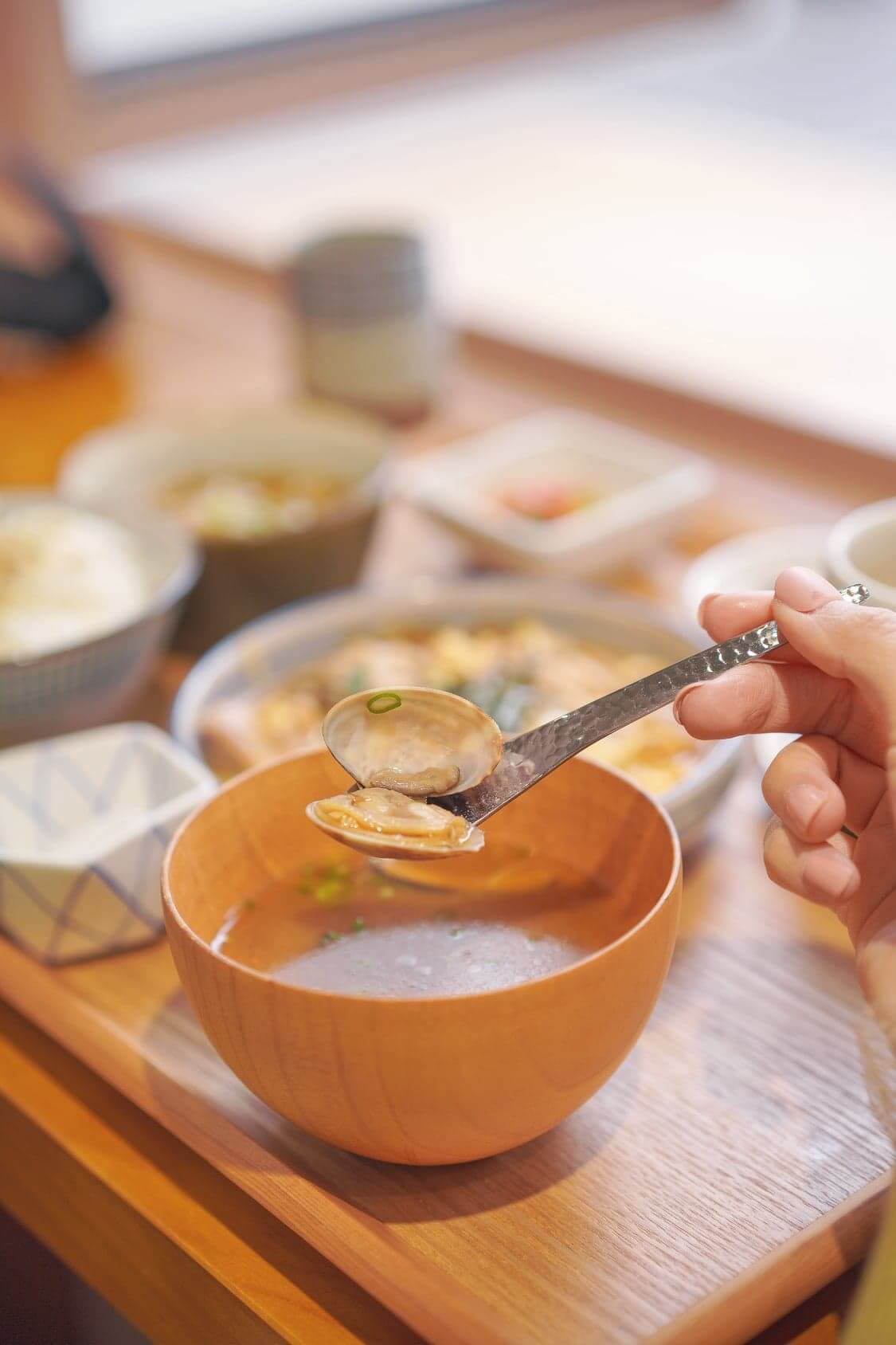 漬物牛油什菌淺利味噌湯，好濃味，底部有唔少蜆呢！